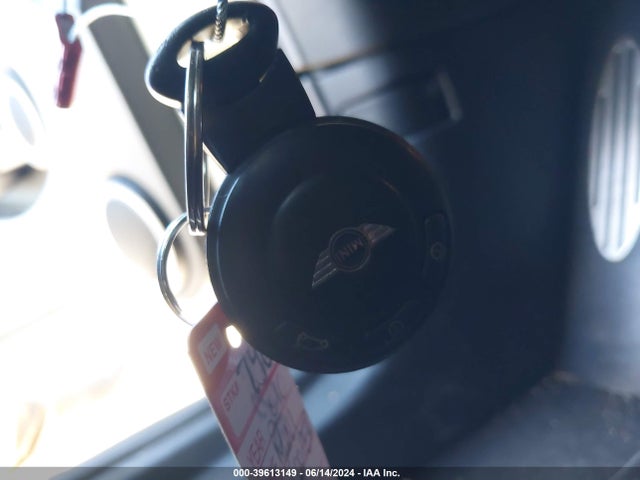 2010 MINI COOPER S WMWMF7C50ATW88465 Photo 10