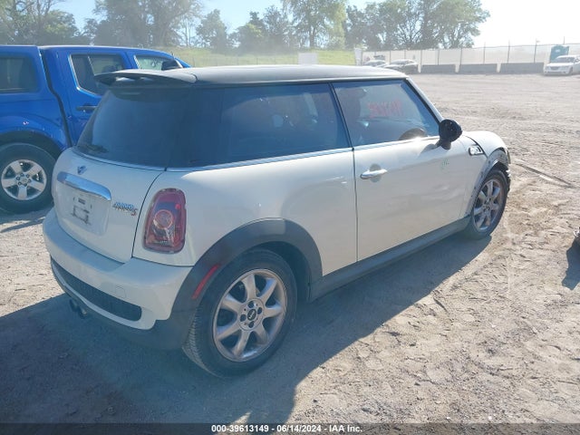 2010 MINI COOPER S WMWMF7C50ATW88465 Photo 3