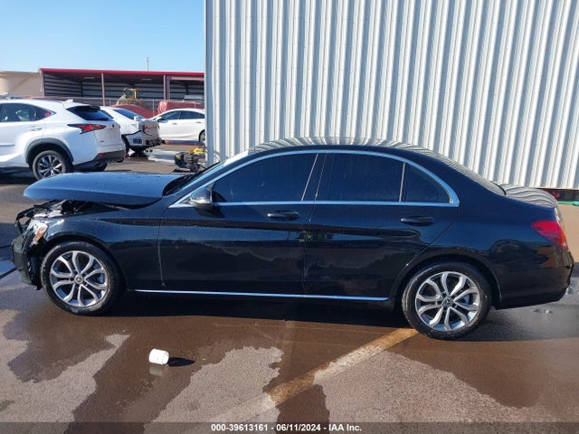 Продажа на аукционе авто 2017 Mercedes-benz C 300 Luxury/sport, vin: 55SWF4JBXHU218426, номер лота: 39613161