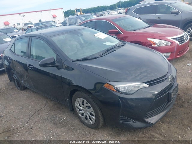 Toyota COROLLA LE 2018 2T1BURHE5JC992130 Image 1