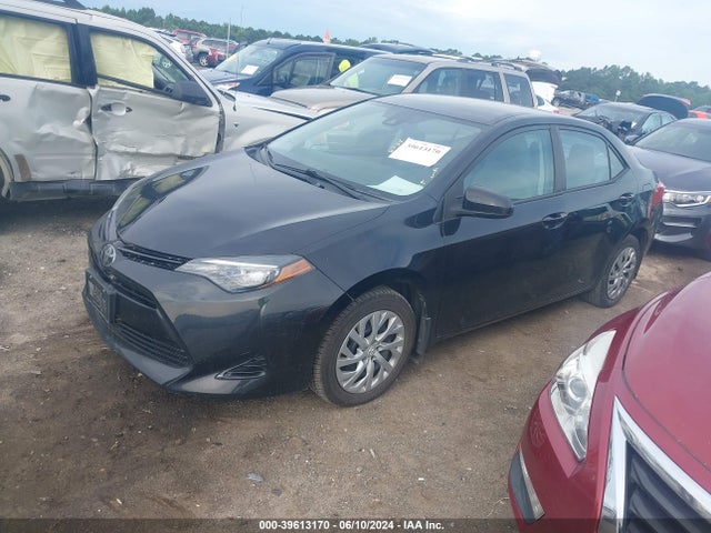 Toyota COROLLA LE 2018 2T1BURHE5JC992130 Image 2