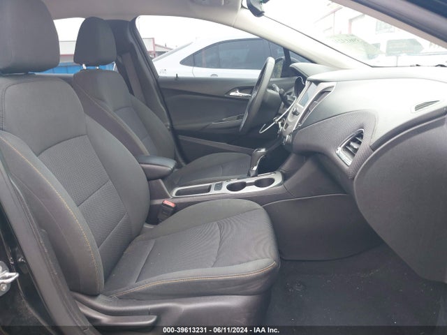 Chevrolet Cruze Ls Auto 2017 1G1BC5SM9H7140928 Image 8