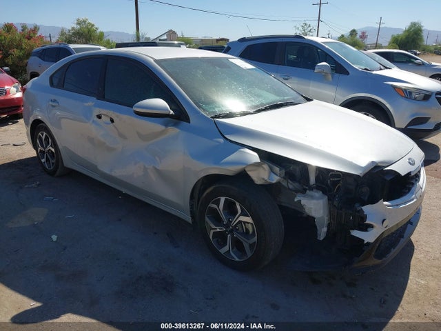 2021 3KPF24AD1ME414009 main image