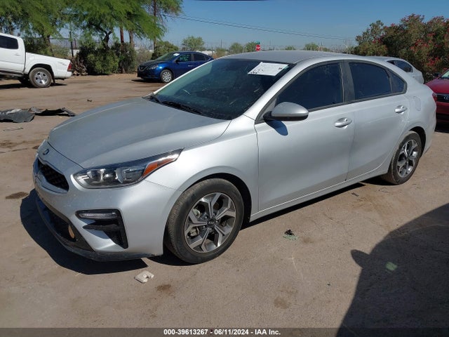 KIA Forte Lxs 2021 3KPF24AD1ME414009 Image 2