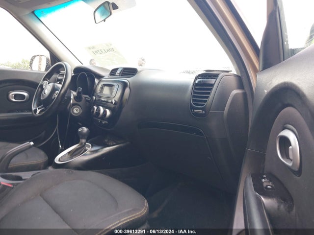 KIA SOUL + 2014 KNDJP3A53E7073616 Image 5
