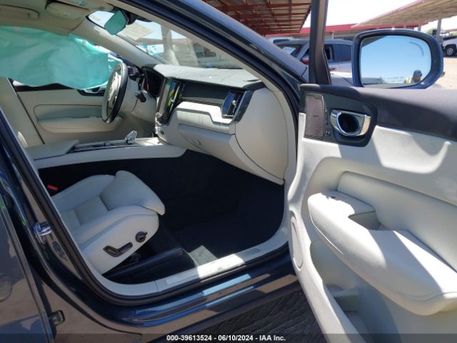 2022 VOLVO XC60 YV4L12RL1N1033574 Photo 4