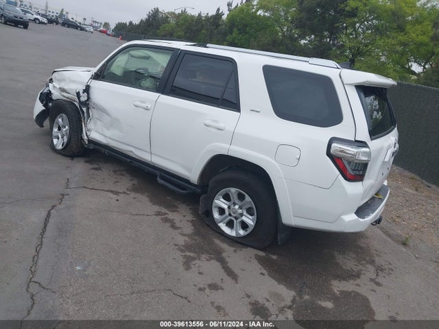 Toyota 4RUNNER SR5 2018 JTEBU5JR4J5574155 Image 3