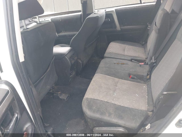 Toyota 4RUNNER SR5 2018 JTEBU5JR4J5574155 Image 8