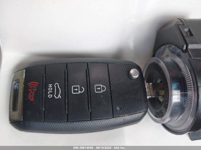 KIA Optima Lx 2015 KNAGM4A79F5531616 Image 11