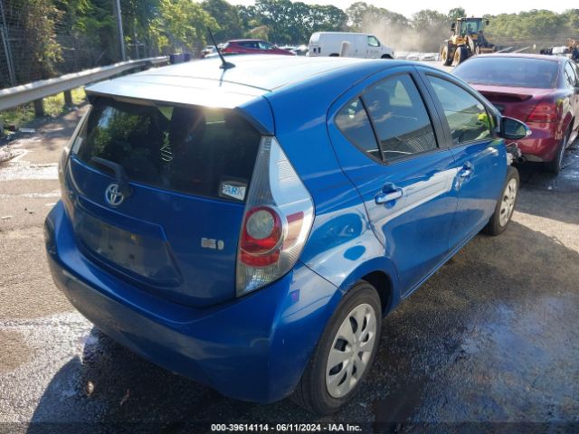 JTDKDTB39E1073049 Toyota Prius C One