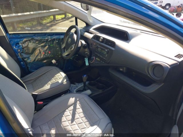 JTDKDTB39E1073049 Toyota Prius C One