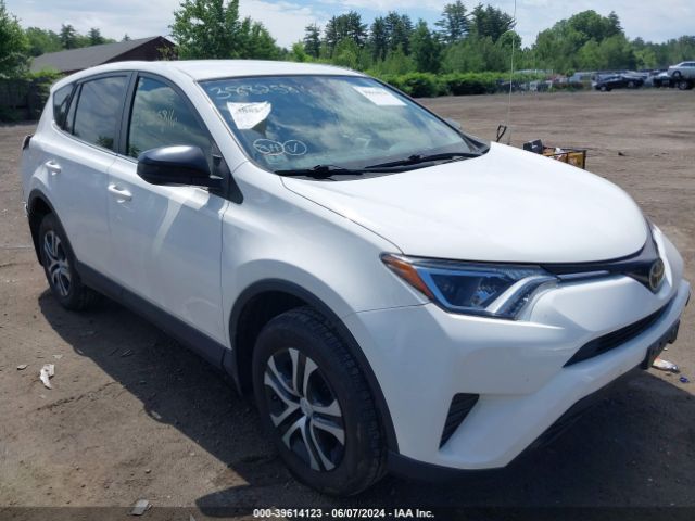 JTMBFREV5JJ727839 Toyota RAV4 LE