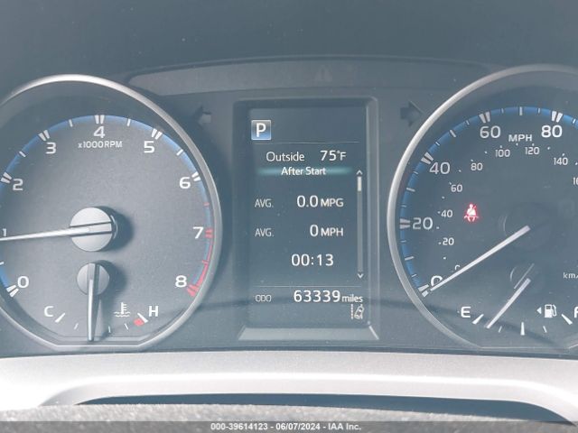 JTMBFREV5JJ727839 Toyota RAV4 LE