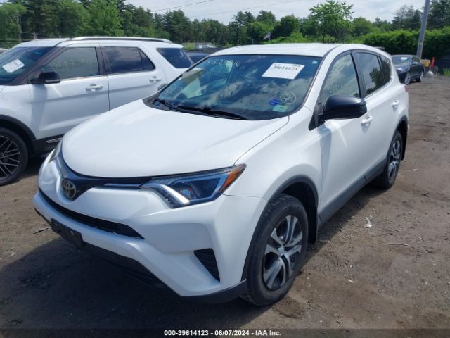 JTMBFREV5JJ727839 Toyota RAV4 LE