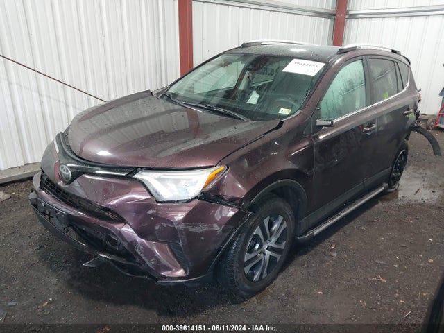 Toyota RAV4 LE 2018 2T3ZFREV6JW479309 Image 2