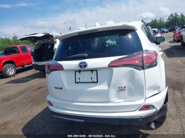 Toyota Rav4 Xle 2018 2T3RFREV8JW792149 Image 16