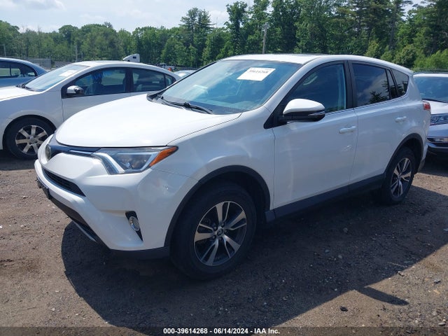 Toyota Rav4 Xle 2018 2T3RFREV8JW792149 Image 2