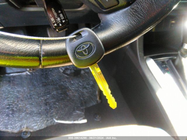 5YFBURHE3JP822526 Toyota COROLLA SE
