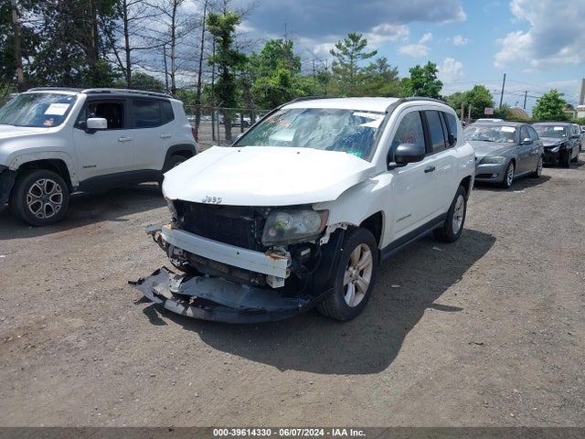 Jeep Compass Sport 2014 1C4NJDBB9ED644427 Image 2