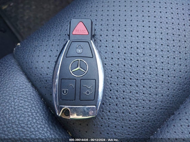 WDCGG8JB3FG440944 Mercedes-Benz Glk 350 4matic