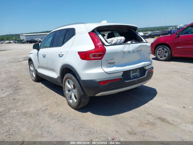 YV4AC2HKXN2706186 Volvo Xc40 T4 Momentum