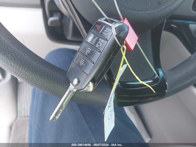 KIA SEDONA LX 2015 KNDMB5C18F6028566 Image 11