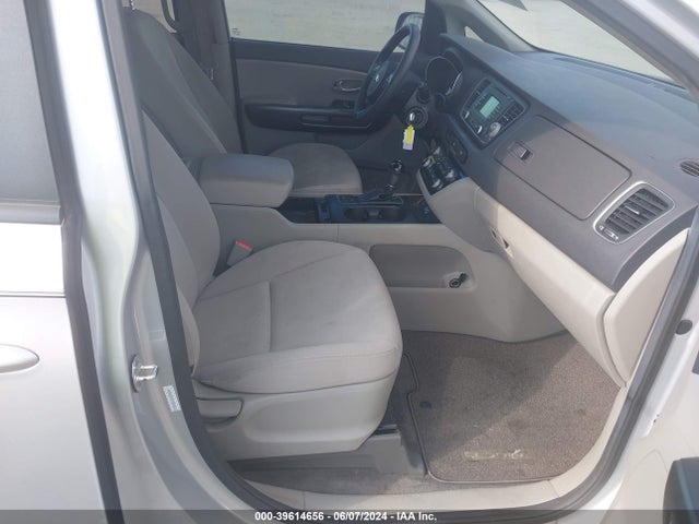 KIA SEDONA LX 2015 KNDMB5C18F6028566 Image 5