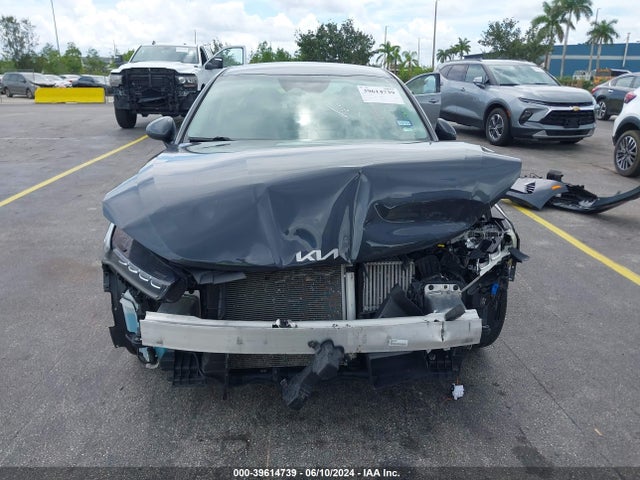 KIA K5 LXS 2023 5XXG14J29PG190246 Image 13