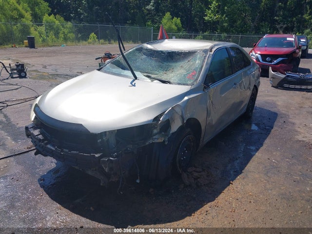Toyota CAMRY LE 2016 4T4BF1FK3GR559486 Image 2