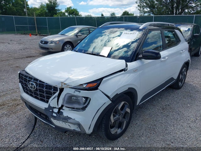 Hyundai Venue Limited 2022 KMHRC8A37NU189344 Image 2
