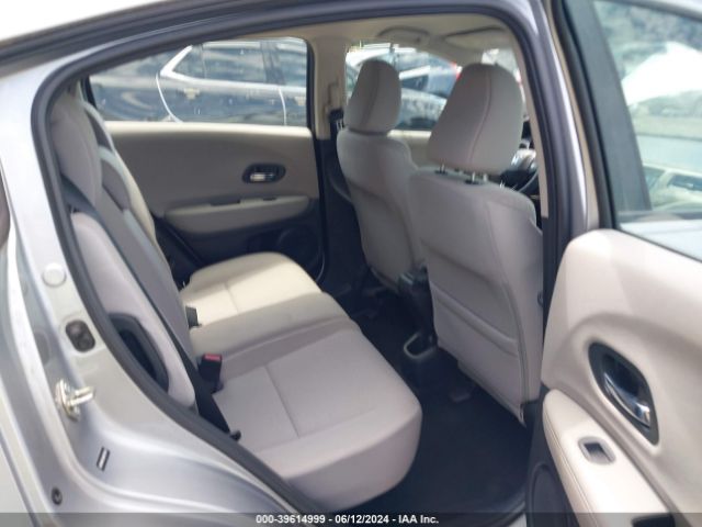 3CZRU6H32JM725704 Honda HR-V LX