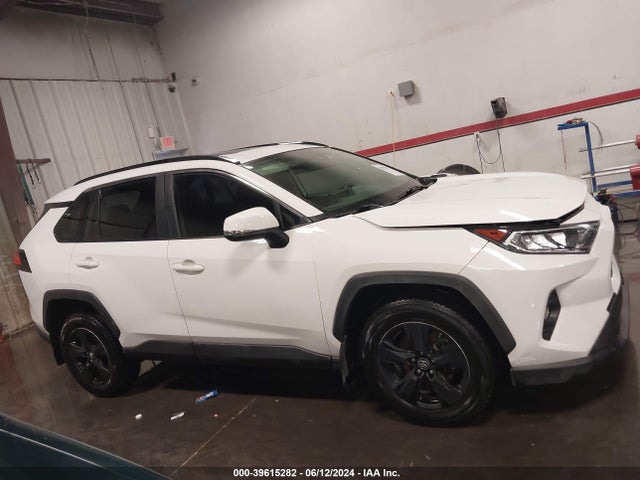 Toyota Rav4 Xle 2019 JTMP1RFV8KD510725 Image 13