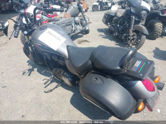 2015 VICTORY MOTORCYCLES GUNNER 5VPLB36N6F3044346 Photo 2