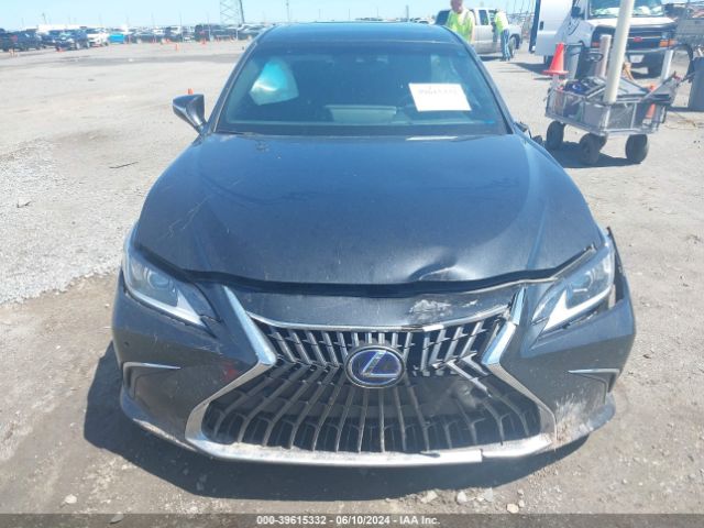 58ADA1C14NU021981 Lexus ES 300H