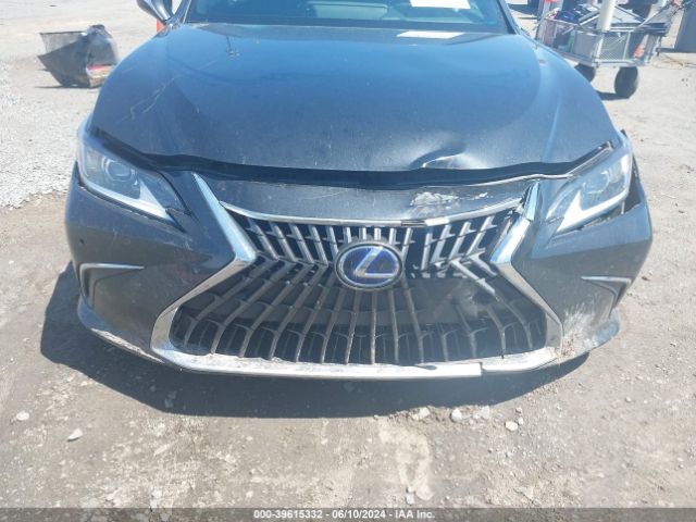 58ADA1C14NU021981 Lexus ES 300H