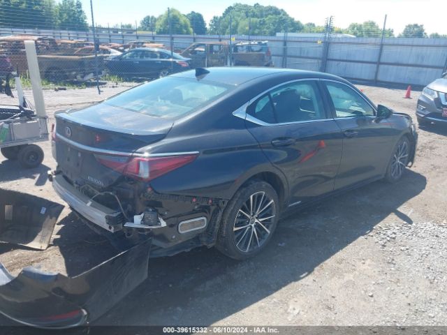 58ADA1C14NU021981 Lexus ES 300H