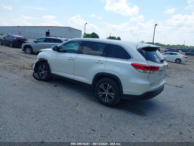 Toyota Highlander Le Plus 2019 5TDZZRFH9KS365503 Image 3