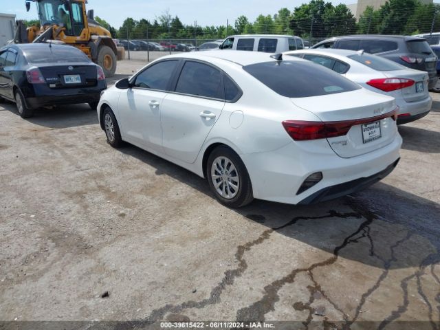 3KPF24AD3NE499050 KIA FORTE FE