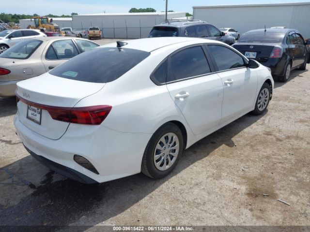 3KPF24AD3NE499050 KIA FORTE FE