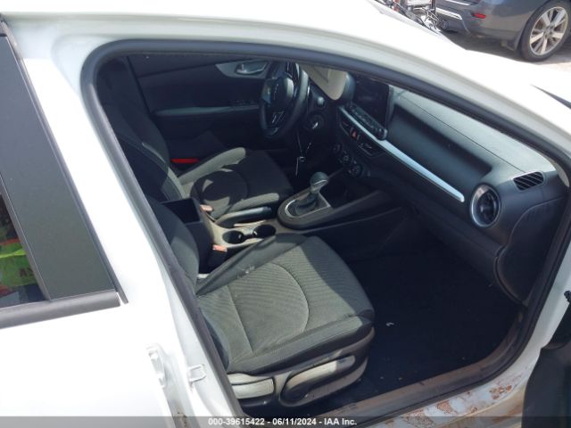 3KPF24AD3NE499050 KIA FORTE FE