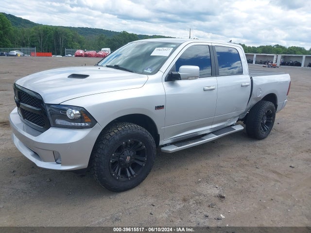 RAM 1500 Night  4x4 5'7 Box 2017 1C6RR7MT7HS858678 Image 2