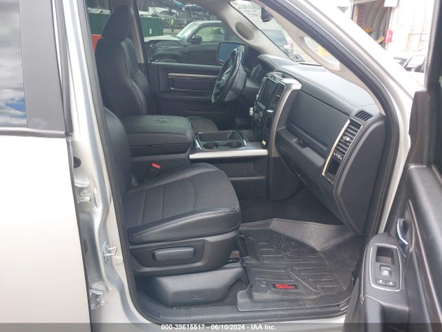 RAM 1500 Night  4x4 5'7 Box 2017 1C6RR7MT7HS858678 Image 5
