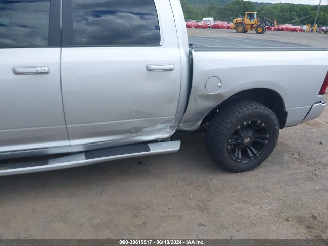 RAM 1500 Night  4x4 5'7 Box 2017 1C6RR7MT7HS858678 Image 6
