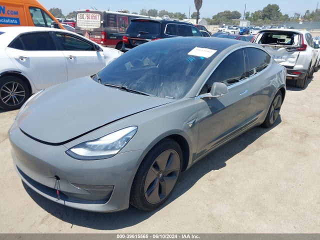 Tesla Model 3 Long Range Dual Motor All-wheel Drive 2020 5YJ3E1EB3LF635394 Image 2