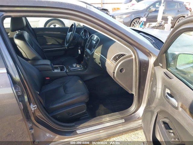 Chrysler 300c Awd 2015 2C3CCAKG1FH831200 Image 5