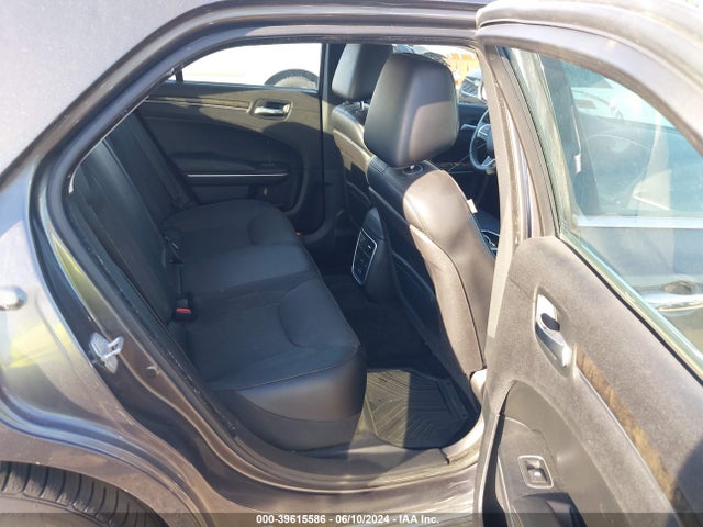 Chrysler 300c Awd 2015 2C3CCAKG1FH831200 Image 8