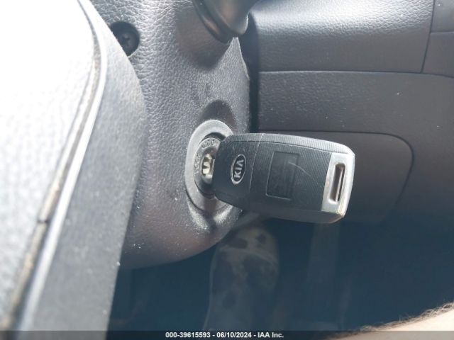 3KPFK4A79HE143877 KIA FORTE LX