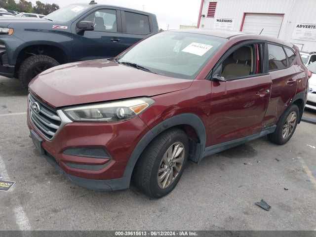 Hyundai TUCSON SE 2018 KM8J23A42JU610165 Image 2