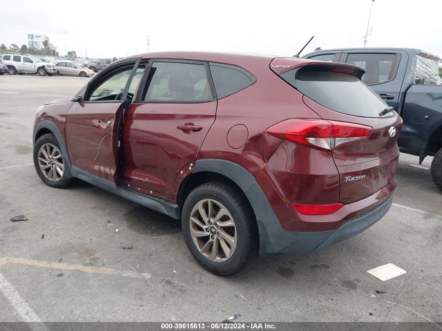 Hyundai TUCSON SE 2018 KM8J23A42JU610165 Image 3