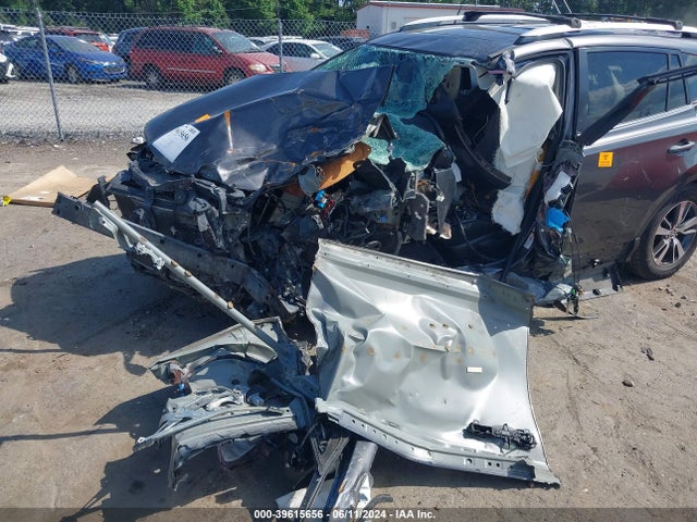 Toyota Rav4 Xle 2016 JTMRFREV1GJ059223 Image 6